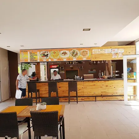 شقة Riverside Resort